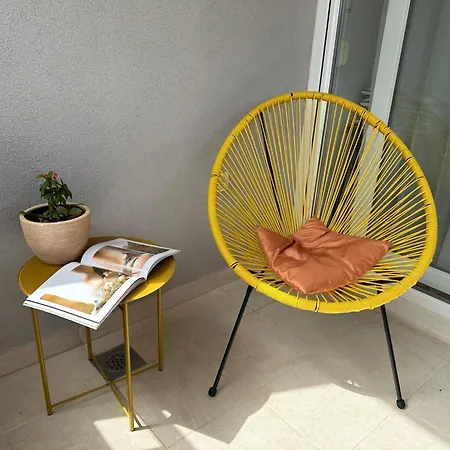 Apartment Happy